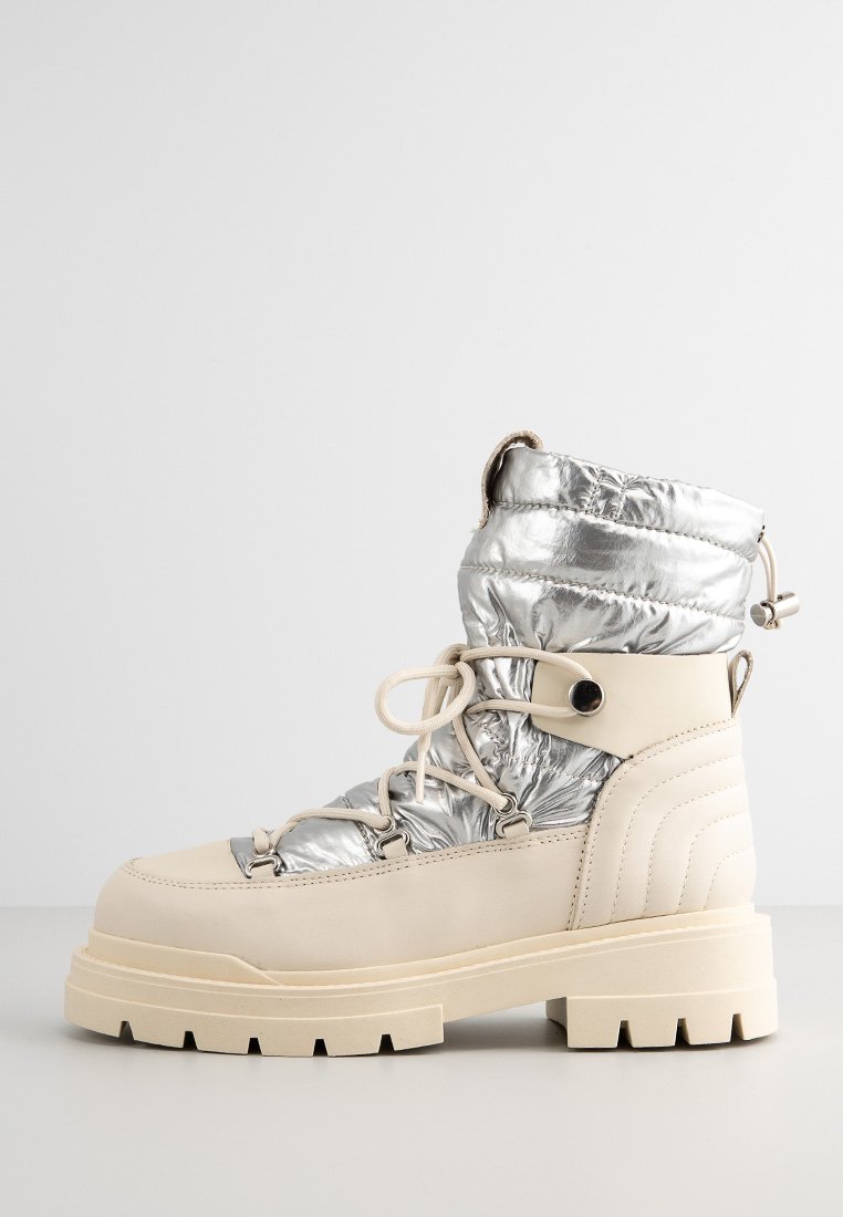 Botines con cordones