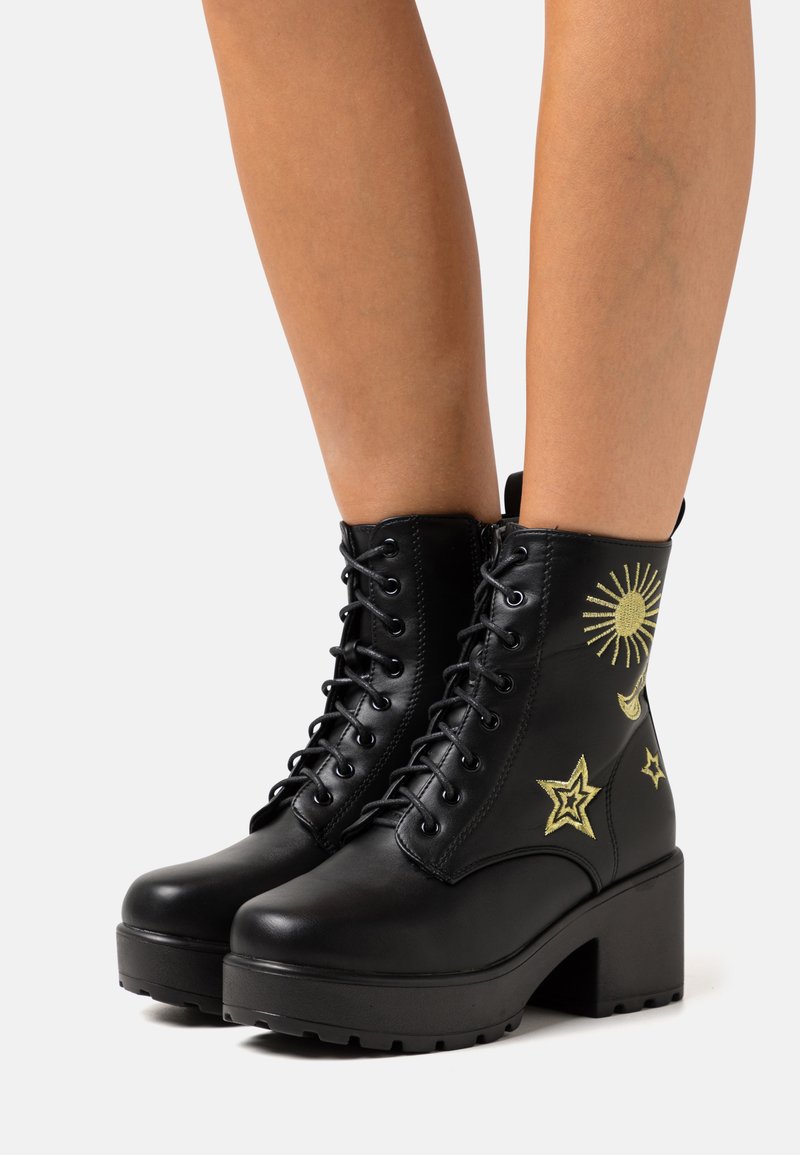 Koi Footwear ASTRO SILVER STAR MOON CHUNKY BOOTS Plateaustiefelette