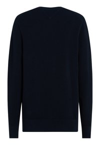 Απλό μαύρο μακρυμάνικο πουλόβερ με υφασμάτινη υφή, στρογγυλή λαιμόκοψη και ριμπ μανσέτες και τελείωμα, εμφανίζεται από πίσω.