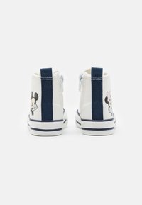 Friboo TRAINERS Disney MICKEY MOUSE & MINNIE MOUSE - HI-TOP TRAINERS - Höga sneakers - white