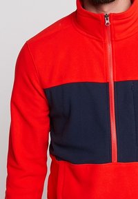 The North Face Suéter de forro polar - red
