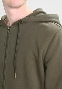 Urban Classics BASIC - Sweat zippé - army green