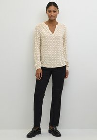 Kaffe MIRA PRINTED - Bluse - feather grey graphic print