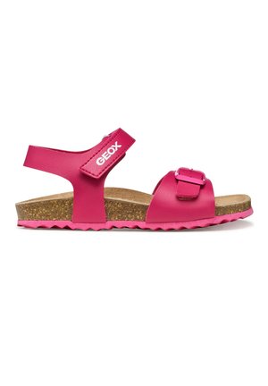 Sandalo rosa con punta aperta, suola in sughero, cinturino frontale regolabile con fibbia e cinturino alla caviglia in velcro con marchio "GEOX" su sfondo bianco.