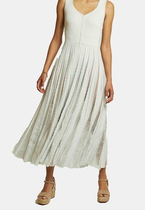 Hellgrünes Kleid mit einem gerippten Oberteil, einem V-Ausschnitt und einem plissierten, schwingenden Rock. Verfügt über Knöpfe an der Vorderseite und eine leichte Textur.