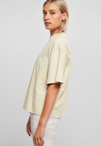 Urban Classics HEAVY  - Navadna majica - softseagrass