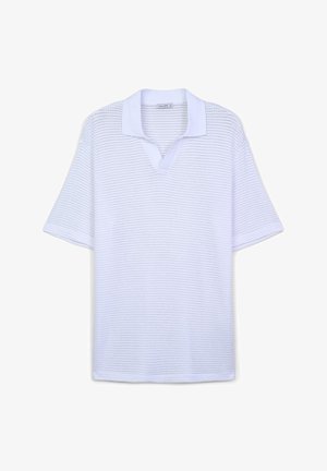 Weißes Poloshirt mit kurzen Ärmeln aus strukturiertem, waffelartigem Strick und einem kontrastierenden flachen Kragen. Mit einem V-Ausschnitt gestaltet.