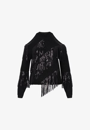 Schwarzer Pullover mit Cold-Shoulder-Design, der Fransenakzente und Paillettenverzierungen in diagonalen Mustern an Ärmeln und Körper trägt.