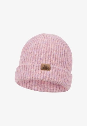 Strikket hue i blød pink med ribbet tekstur, featuring en foldet kant og et lille brunt mærkete på fronten.