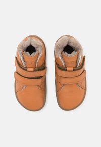 Froddo BAREFOOT WINTER UNISEX - Παπούτσια μωρού - cognac