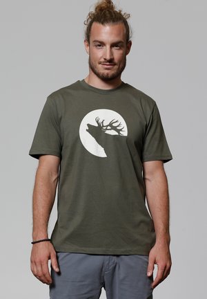 watapparel RÖHRENDER HIRSCH - Print T-shirt - khaki