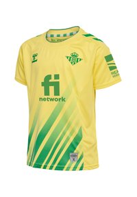 Gul fotbollsdräkt med gröna detaljer, med horisontella ränder och rund halsringning. Logotyp på bröstet, märkesetikett i botten.
