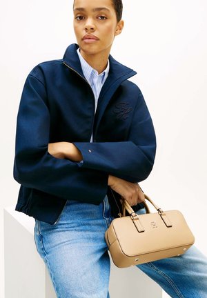 Tommy Hilfiger, TH DAILY CROSSOVER - Sac à main - safari canvas