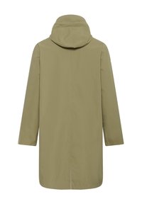Imperméable long vert olive avec capuche, design minimaliste, coupe droite et manches longues. Présente des détails de couture subtils et aucun accessoire visible.