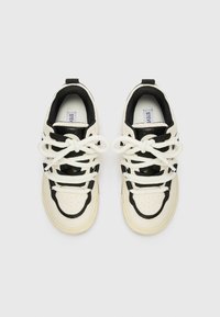 Steve Madden BOOMER - Joggesko - black/white