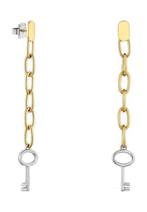 Boucles d’oreilles pendantes en chaîne dorée avec breloques argentées en forme de clé suspendues aux extrémités, maintenues par des clous rectangulaires dorés.