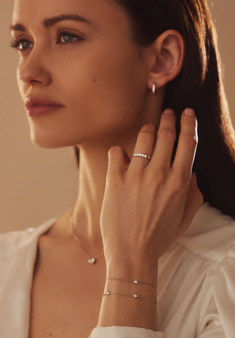 Isabel Bernard DE LA PAIX MADELINE WHITE GOLD 14 CT, DIAMOND 0.15 CT - Boucles d'oreilles - gold coloured