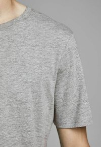 Jack & Jones JJE TEE  O-NECK  - Základné tričko - light grey melange