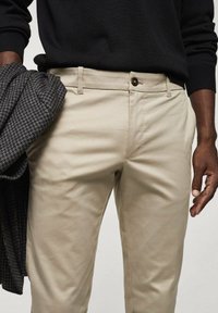 Mango Chinot - beige