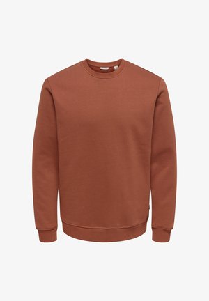 Crewneck-sweatshirt i rustfarve med lange ærmer, ribkant ved manchetter og kant, vist mod en hvid baggrund.