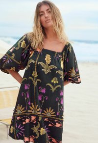 Next PUFF SLEEVE  - Nappali ruha - black floral print