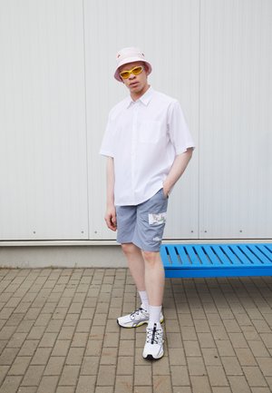 LOONILY - Shorts - light blue