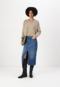 Tommy Jeans CLAIRE MIDI SKIRT - Gonna di jeans - blue denim
