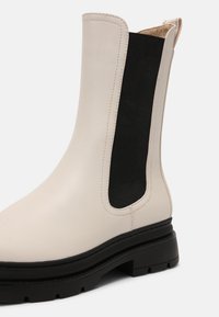 Tamaris Bottes - ivory/black