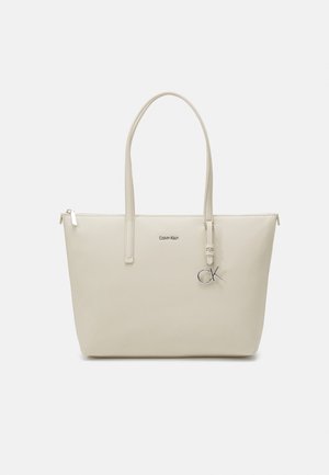 Calvin Klein MUST  - Handtasche - stoney beige