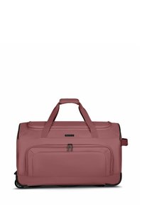 Grand sac de sport en tissu rose doux avec deux poignées supérieures, une poche frontale zippée et des accents noirs sur le bas et les fermetures éclair.