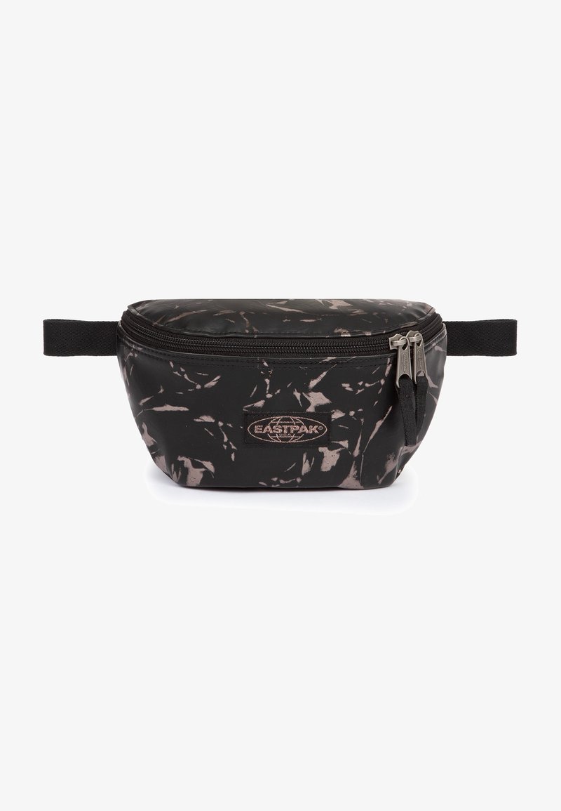 Sac banane Eastpak marbré noir et gris avec fermeture éclair double et sangle noire réglable.