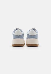 Madden Girl NAVIDA - Sportcipő - light-blue