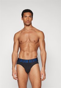 Calvin Klein Underwear HIP BRIEF STRETCH 3 PACK - Slip - black/white/blue