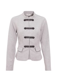 Veste grise avec col mandarin, manches longues et cinq attaches décoratives noires. Comprend deux poches avant avec des accents de passepoil noir.