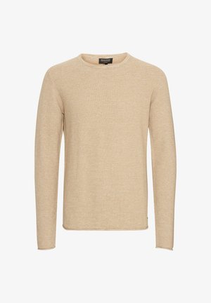 Bežs adīts džemperis ar apaļu kakla izgriezumu, garām piedurknēm, teksturētu audumu un smalku rakstu. Zīmola etiķete redzama uz kakla.