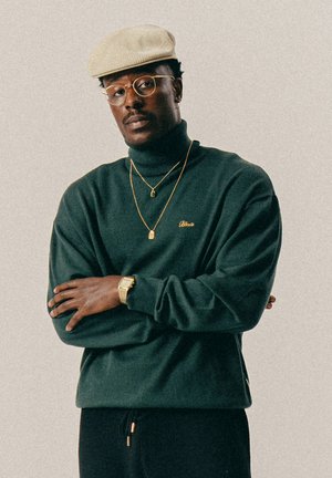 SCRIPT - Jumper - darkest spruce