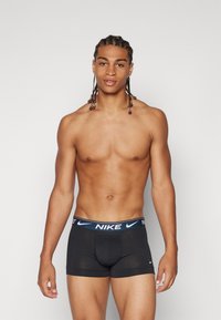 Nike Underwear TRUNK 3 PACK - Uske bokserice - black moon/dragon red/armory navy