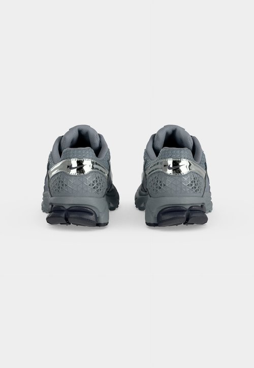 Nike ZOOM VOMERO 5 - Trainers - stealth/metallic silver-coloured/gridiron — photo 4