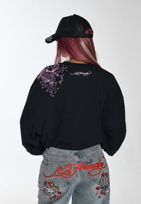 Thumbnail Image 4