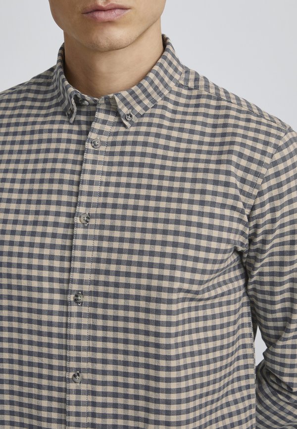 PRPhineas - Shirt - iron gate4