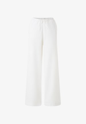 Pantalones anchos blancos de tela ligera con cintura elástica y cordón. Textura suave, sin patrones ni acentos visibles.