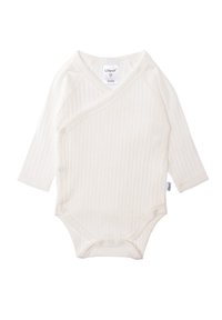 Weißes, geripptes Langarm-Body mit Wickeldesign, ausgestattet mit Druckknopfschlüssen am Boden und am Hals, aus weichem, dehnbarem Material hergestellt.