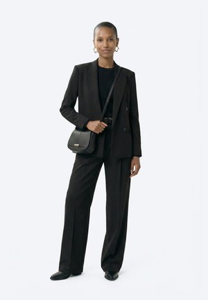 BOSS HELYA FLAP CROSSBODY - Keresztpántos táska - black