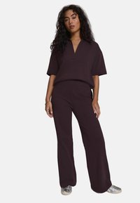 Next PETITE FIT - WIDE LEG - Broek - burgundy red