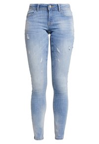 Ljusblå denimjeans med slim fit, med slitna detaljer, urtvättade områden och klassisk femfickdesign.