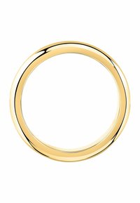 Ehering aus poliertem Gold mit glatter Oberfläche und abgerundeten Kanten auf weißem Hintergrund.