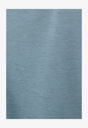 Lichtblauwe stof met een gladde, gelijkmatige textuur, die een subtiel breipatroon laat zien zonder duidelijke accenten of hardwaredetails.