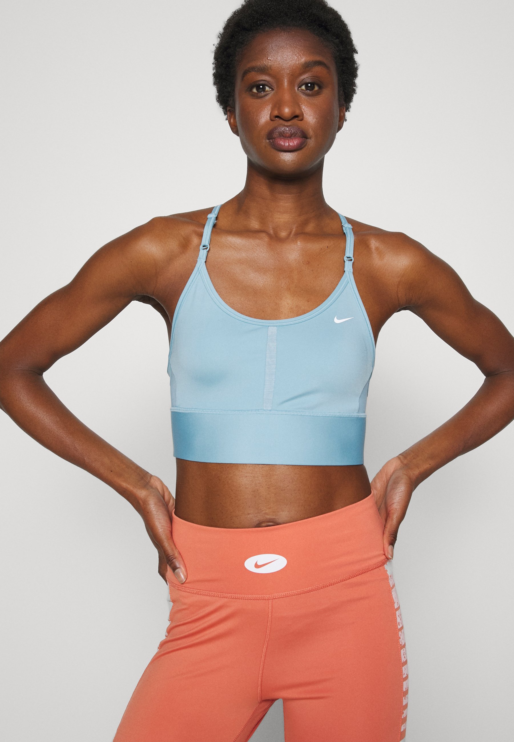 Nike Performance INDY BRA - Sujetadores deportivos con sujeción media -  worn blue/white/azul - Zalando.es