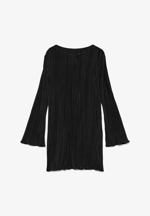 Sort langærmet plisseret bluse med rund halsudskæring og let flagrende manchetter, lagt fladt på en hvid baggrund.