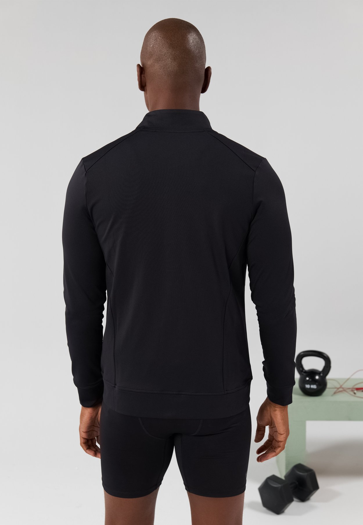 LONG SLEEVE ZIP UP TRAINING JACKET WITH POCKETS